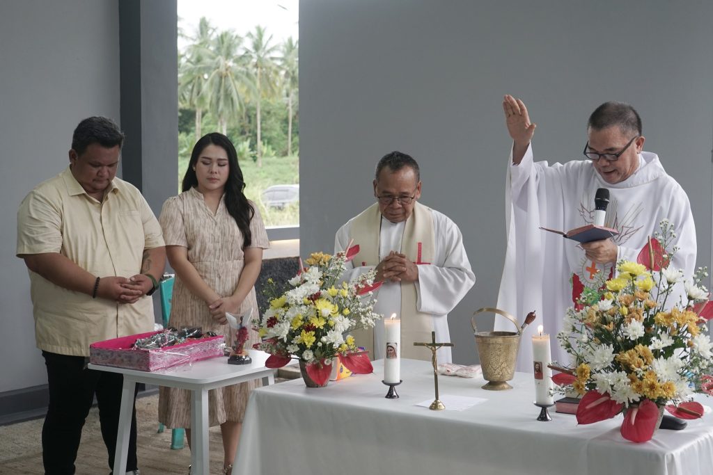 Pastor Angki: Bersyukurlah Saat Suka dan Duka - Komsos Manado