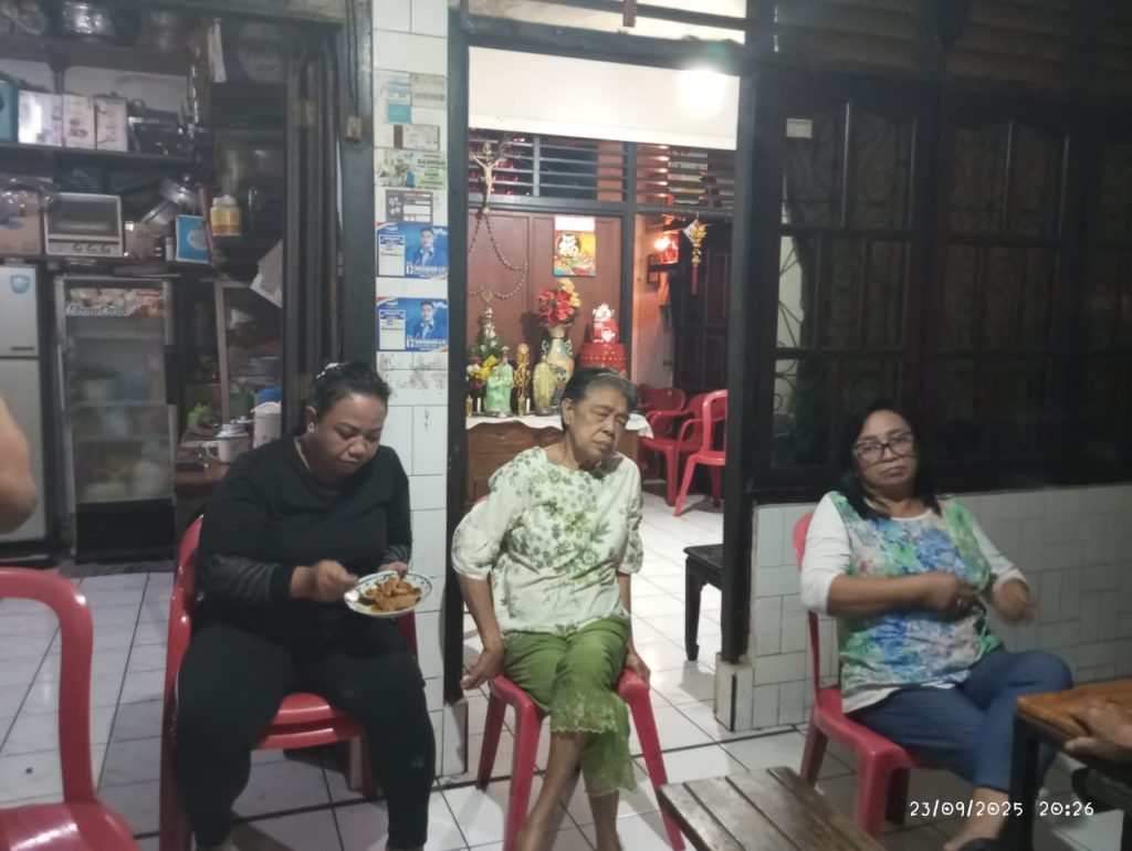 Sabda Menyatukan Keluarga Allah 2 1000158476