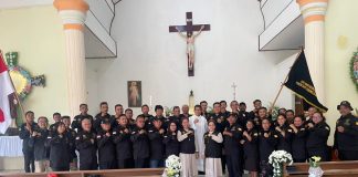 Anggota LC Paroki Tahuna Terima Atribut. Pastor Jacob: LC Jadi Panutan di Tengah Umat