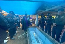 Legio Christi Paroki Tahuna Wujudkan Pelayanan Kasih dalam Upacara Pemakaman di Kelurahan Mahena