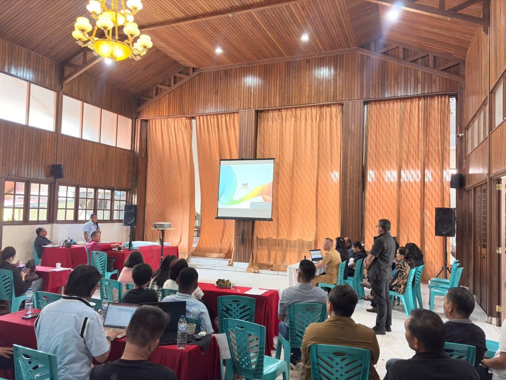 Uskup dan Tim Keuskupan Manado hadiri Monitoring dan Evaluasi Program Kerja Kevikepan Tondano-Mitra di Paroki Tataaran. 2 WhatsApp Image 2026 08 11 at 1.46.12 PM