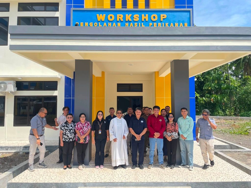 Pastor Jacob Adilang: Fasilitas Pendidikan Harus Dirawat dan Dipakai untuk Melayani 2 771358791 1562635005391537 7347580609762058179 n