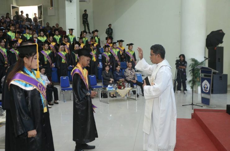 RD. Jacob Adilang Hadiri Wisuda Polnustar, Gereja Hadir Mendukung Dunia Pendidikan