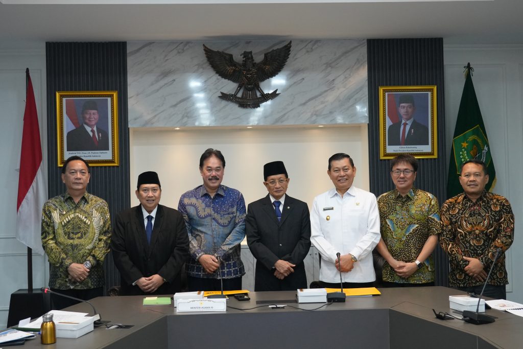 Menteri Agama Serahkan KMA Kepanitiaan Pesparani Katolik Nasional IV kepada Panitia 2 DSC03385