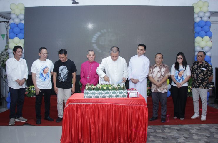 Uskup Rolly Ingatkan Pendidikan Iman Anak Tak Cukup di Gereja